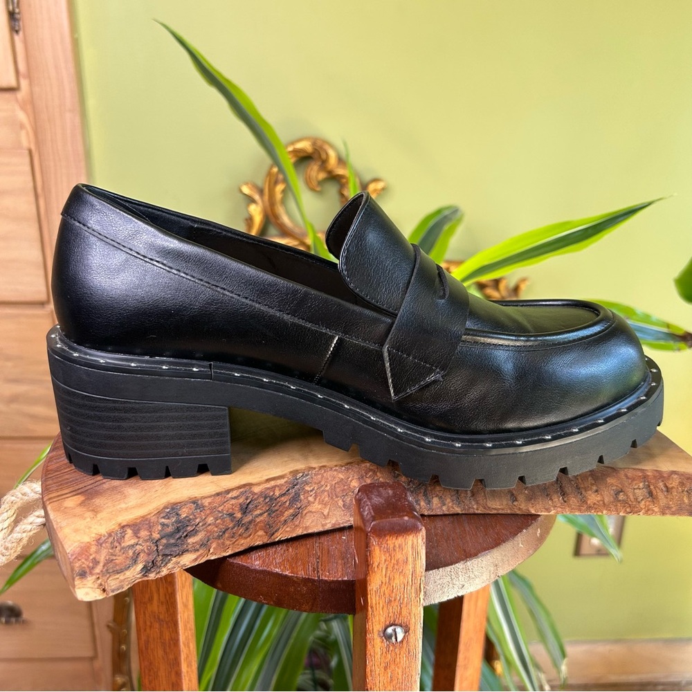 TORRID Chunky Studded Black Loafers NWOT - Picture 5 of 9